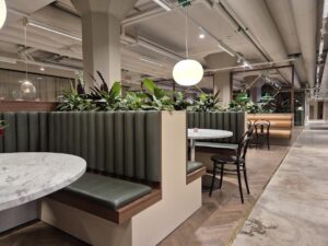 Växttavla på kontor: liten yta, stor effekt för arbetsmiljö och första intryck |